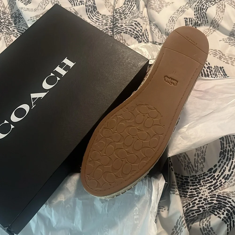 Brand new in box coach shoe never worn size 11 - Picture 3 of 5
